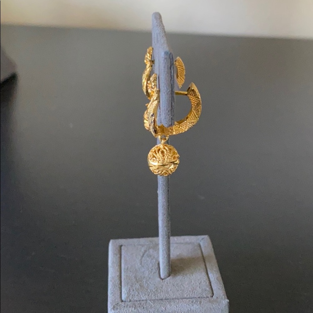 Gold earrings - Picture 2 of 4